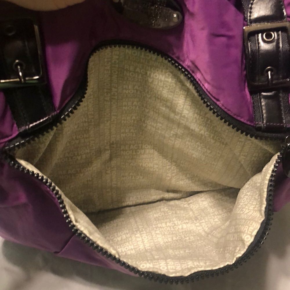 Kenneth Cole Reaction Tote Bag - Picture 5 of 11